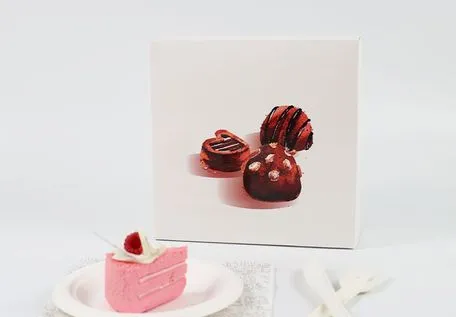 Fashionable Sturdy and Firm Waterproof Paper Cake Box for Store Anniversary Promotion