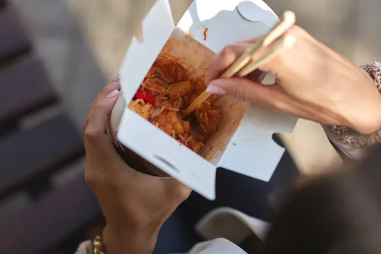 Wholesale Customized Food Grade Takeaway Sushi Fried Chicken Chips Burger Container Disposable Cardboard Lunch Fast Paper Food Box with Lid