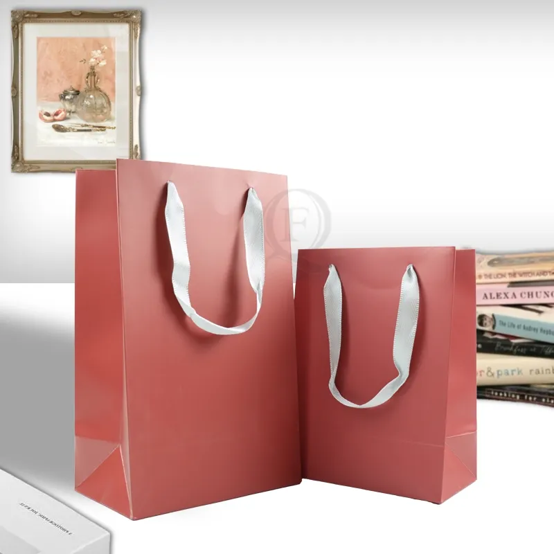 Customize High Quality Customized Design Handle Kraft Paper Shopping Bag with Logo Printed