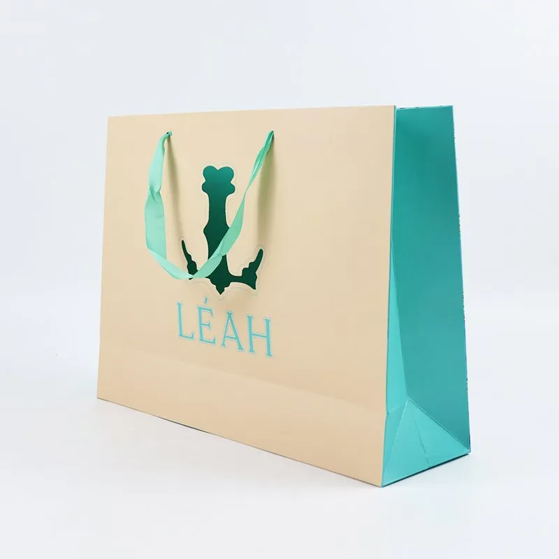 Wholesale Custom Print Luxury Personalized Degradable Recyclable Shopping Gift Fruit Food Electronic Product Packaging Kraft Cardboard Paper Bag with Handle