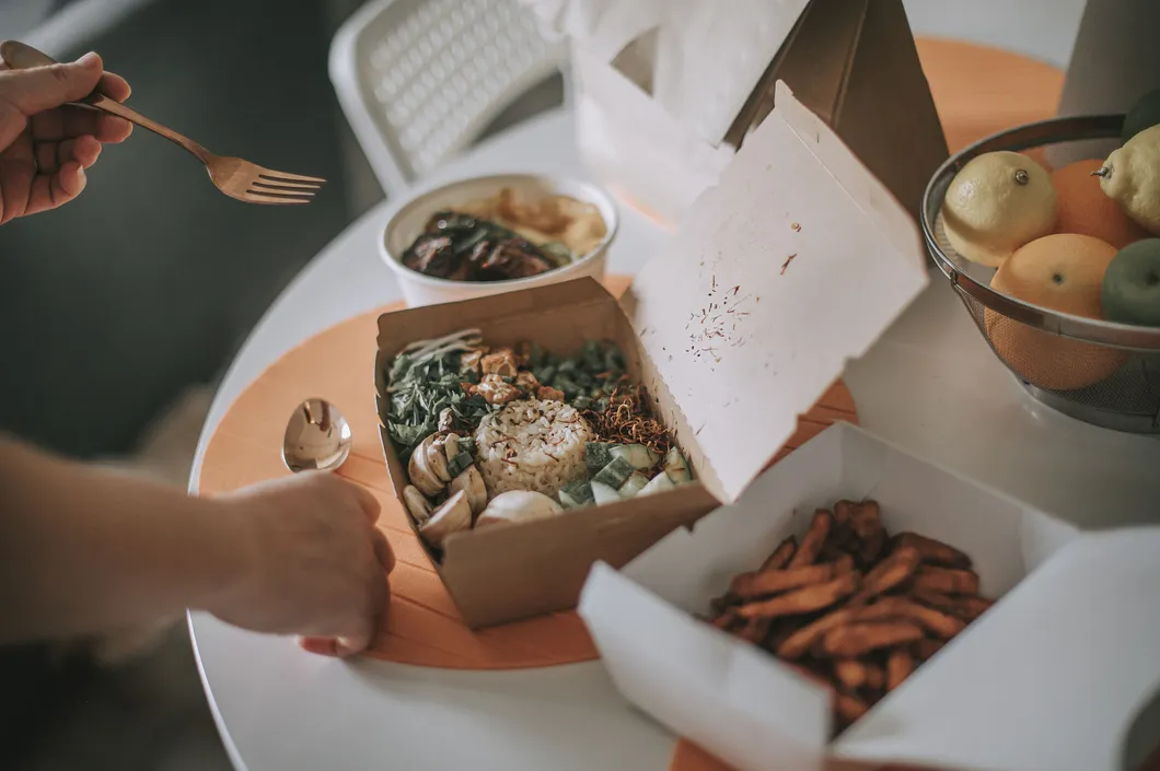 Wholesale Customized Printing Logo Food Grade Disposable Takeaway Sushi Fried Chicken Chips Burger Container Cardboard Kraft Paper Food Box