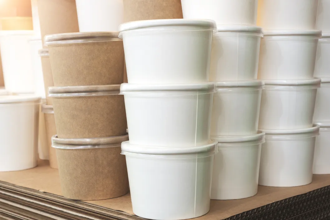Factory Wholesale Food Grade Safety Eco-Friendly Customized Printing Kraft Paper Salad Packing Bowl PE Coating Soup Cup with Pet Lid