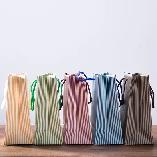 Factory Wholesale Cheap Degradable Kraft Paper Food Gift Bag with Handle Custom Colorful Clear Printing Shopping Bags for Custom Logo
