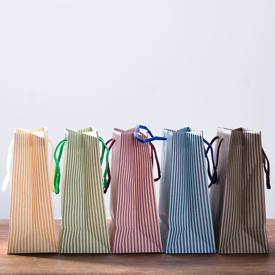 Factory Wholesale Cheap Degradable Kraft Paper Food Gift Bag with Handle Custom Colorful Clear Printing Shopping Bags for Custom Logo