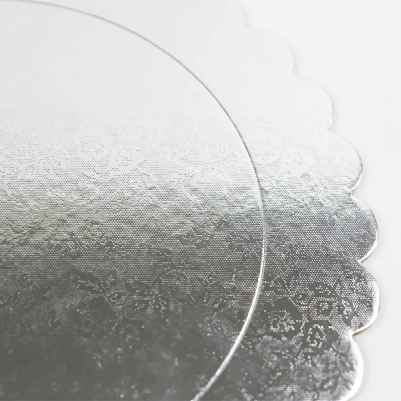 Factory Customize Wholesale Round Rectangle Oval Cake Board Plate Food Grade Eco-Friendly Affordable Gold Silver White Corrugated Cake Paper Board Plate