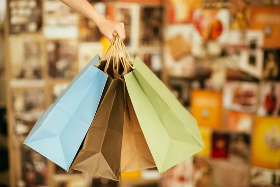 Factory Wholesale Custom Eco-Friendly Twist Handle Luxury Packaging Shopping Gift Paper Bag