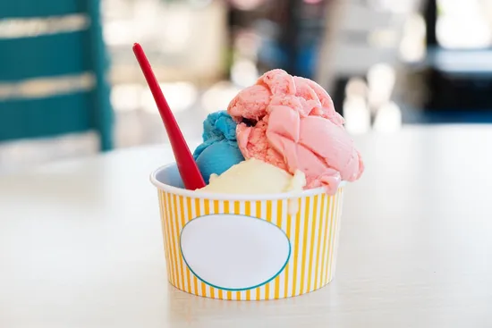 Factory Wholesale Cheap Customized Disposable Ice Cream Cold Cup with Lid Spoon