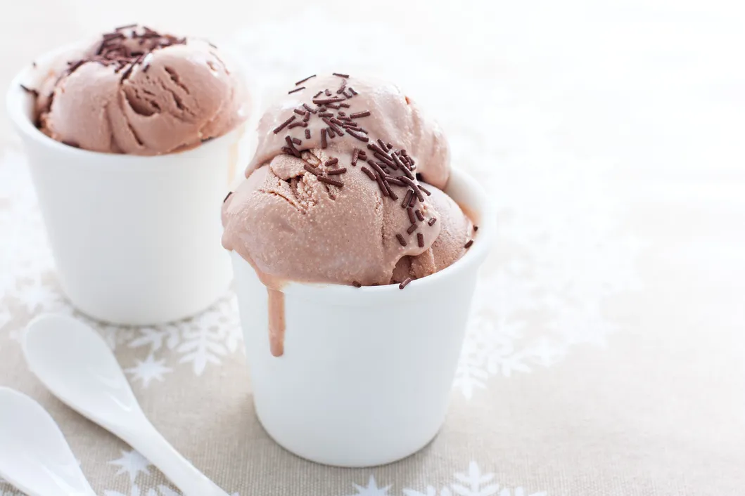 Factory Wholesale Cheap Customized Disposable Ice Cream Cold Cup with Lid Spoon