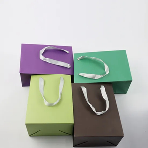 Factory Customized Print Luxury Personalized Degradable Recyclable Shopping Gift Food Arts Crafts Packaging Kraft Cardboard Paper Bag with Portable Handle