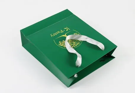 Sustainable Oil-Proof Customized Colorful Paper Shopping Bag for Shoe Packaging