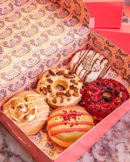 High Quality Pink Donut Box Cheap Donuts Packaging Thick Kraft Paper Dessert Box