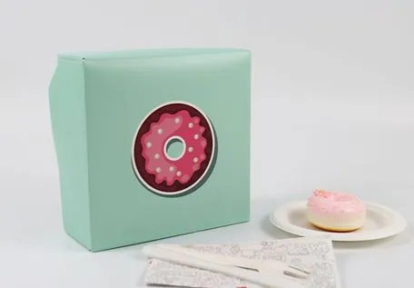 Factory Cheap Custom Transparent Window Printed Logo Size Food Grade Doughnut Wholesale Disposable Bakery Delivery Packing Macaron Paper Cake Cardboard Box