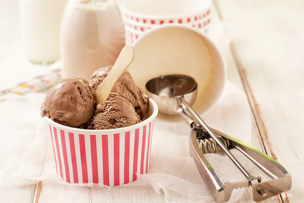 Factory Wholesale Cheap Customized Disposable Ice Cream Cold Cup with Lid Spoon