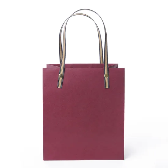 Wholesale Custom Print Luxury Degradable Packaging Shopping Gift Kraft Cardboard Paper Bag with Handle