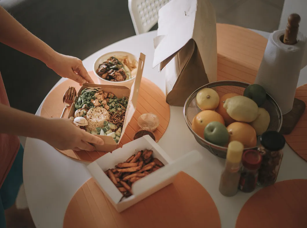 Disposable Take Away Package Snack Container Kraft Lunch Paper Box Restaurant Salad Box for Fast Food with Slots